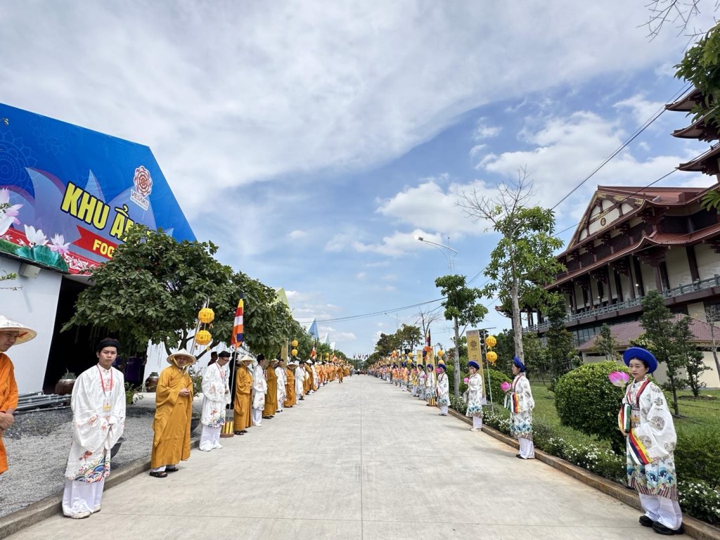 hocvienphatgiaovietnam_xaloiphat _vesak20250.jpg